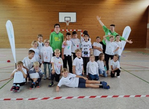 Sommerferienzauber: Kinder und die "Sundays" in gemeinsamer Aktion!