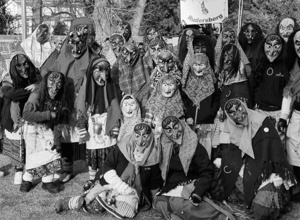 Schellahexa on Tour! Wir benötigen einen Planenanhänger