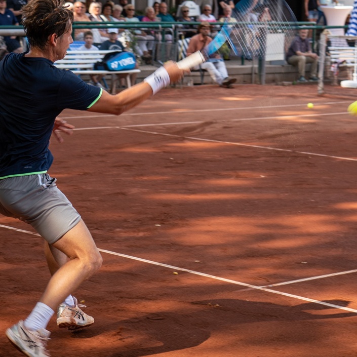NEUE SPRINKLERANLAGE & WIEDERAUFBEREITUNG der 9  Tennissandplätze !