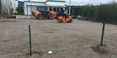 Barrierefreie Außenanlagen für ganzjährig bespielbare Tennisplätze