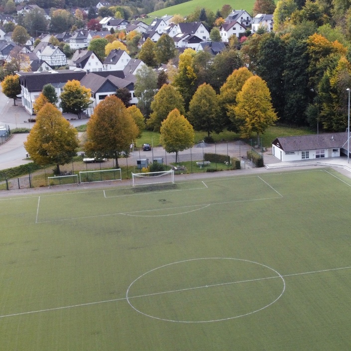 Neuer Kunstrasenplatz SSV Kirchveischede