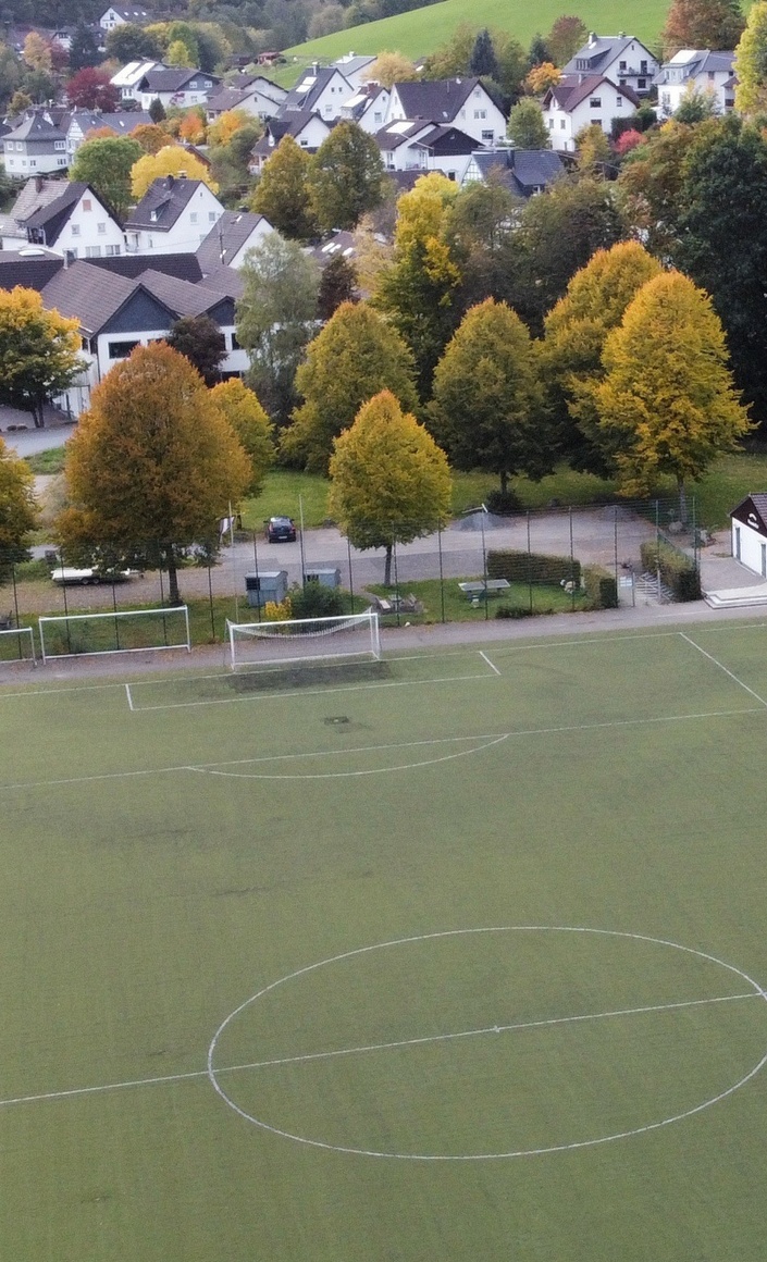 Neuer Kunstrasenplatz SSV Kirchveischede