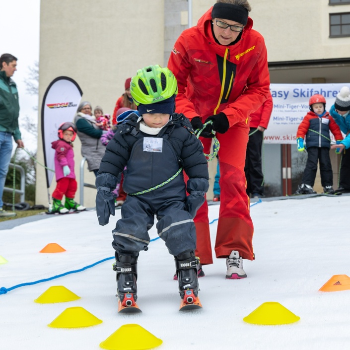 Kinderskikurs ohne Schnee