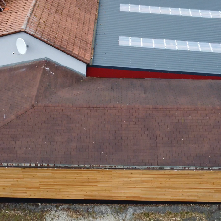 Dringende Dachsanierung Nebengebäude Dorfmittelpunkt Steinmühle