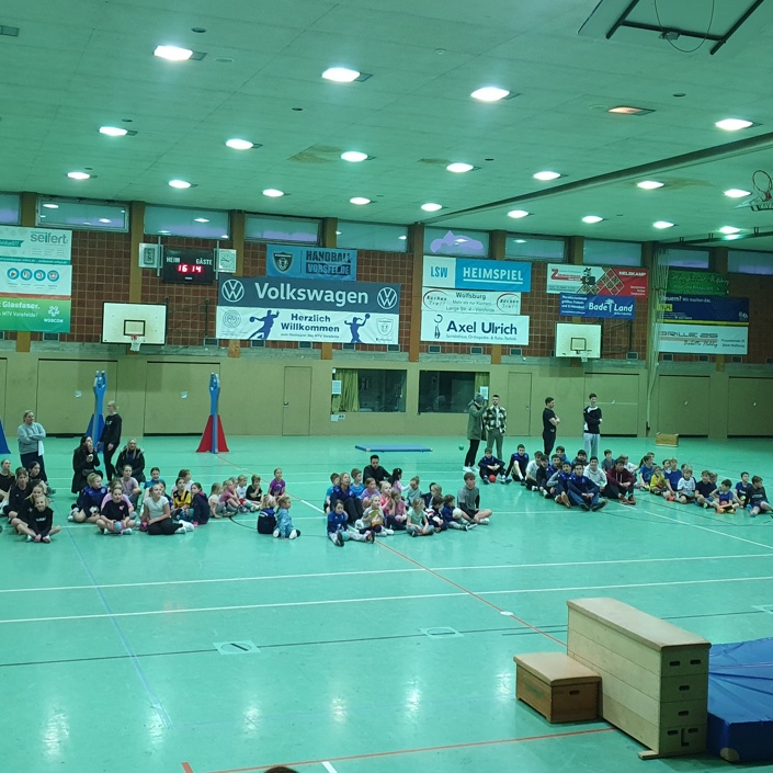 Einheitliche neue Trikots für die Handballjugend des MTV Vorsfelde