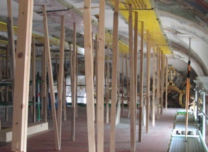 Renovierung der Kirchendecke in Weicht