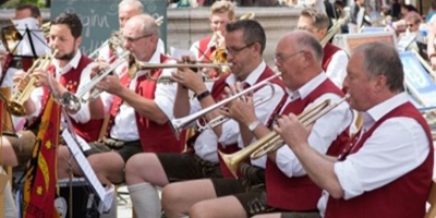 Neue Tracht für die Stadtkapelle Kaufbeuren