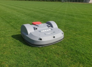 Rasenmähroboter für unseren Sportplatz
