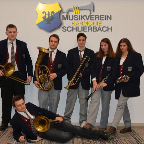 Neue Uniformen für den Musikverein Schlierbach