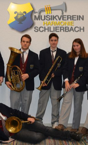 Neue Uniformen für den Musikverein Schlierbach