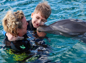 Video - Delphin Therapie für Jonas aus Tandern
