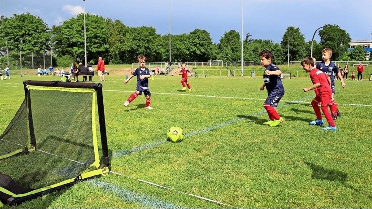 Funino Tore und Bälle für die Jugend des Höckinger SV