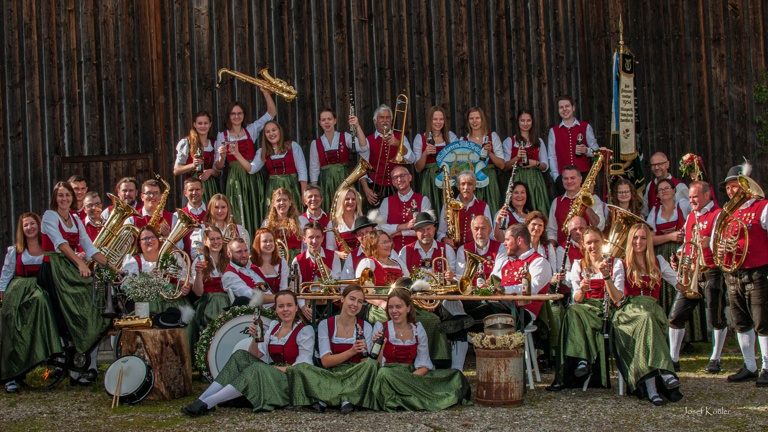 Neuanschaffung/Erneuerung der Trachten der Rettenbacher Musikanten