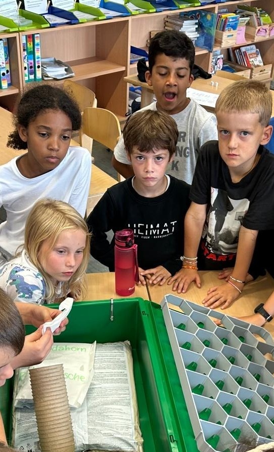 Baumpflanzprojekt an der Förderschule Berlinerstr. in Köln Dünnwald