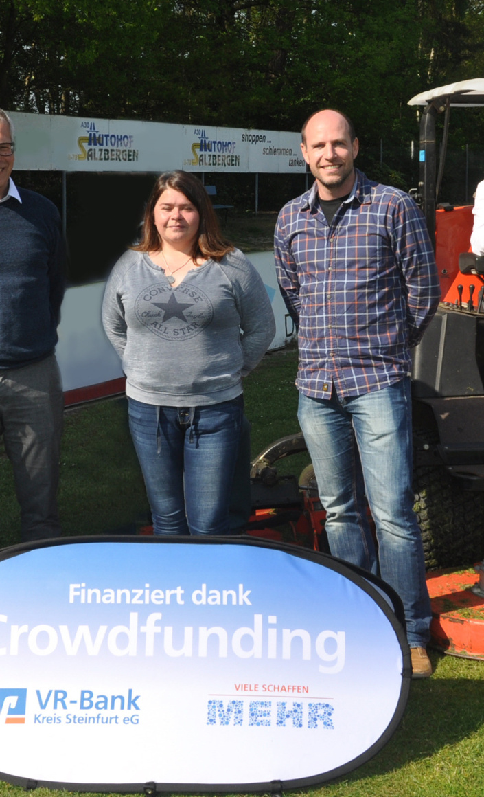Rasentraktor für das Waldparkstadion