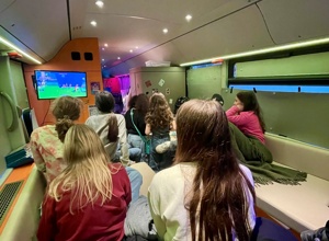 RosaParkt – Der Mädchen*bus, der Münchens Mädchen* stärkt