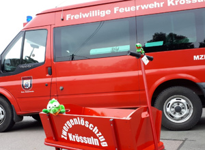 Ein Faltpavillon mit Aufdruck Kinder- und Jugendfeuerwehr Krössuln.