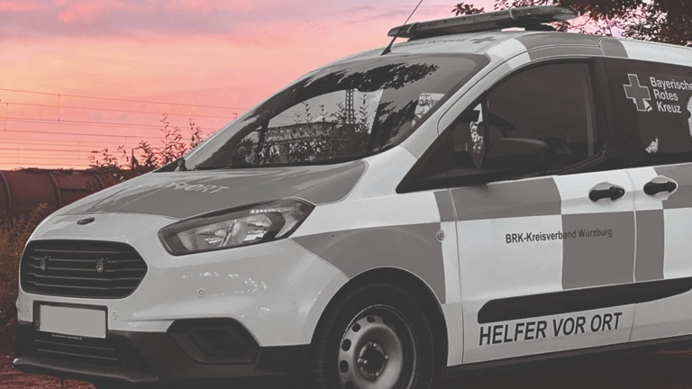 Neues Fahrzeug Helfer vor Ort Ochsenfurt