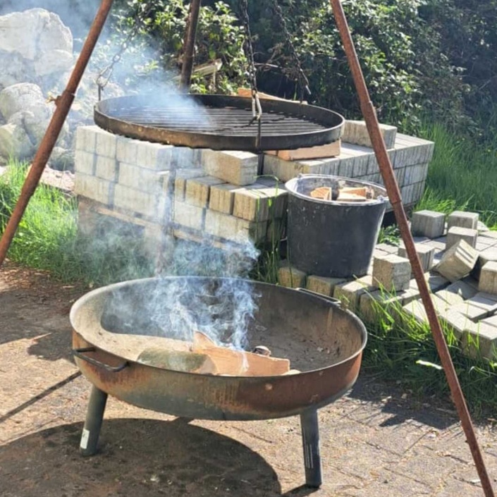 Überdachte Grillhütte für den Sportplatz in Kempfeld