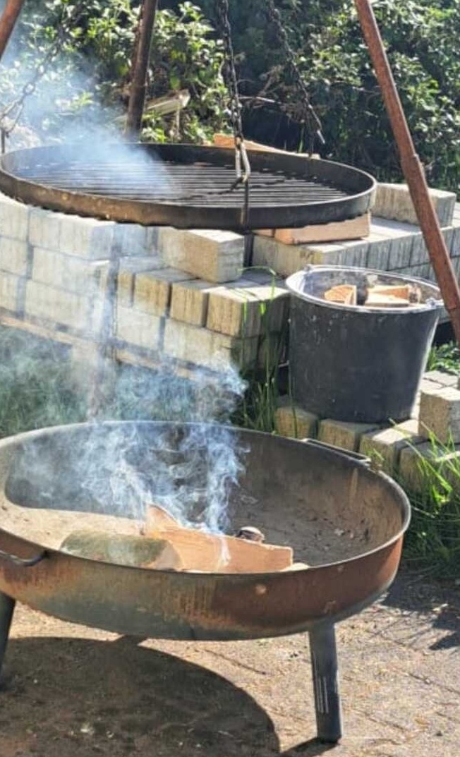 Überdachte Grillhütte für den Sportplatz in Kempfeld