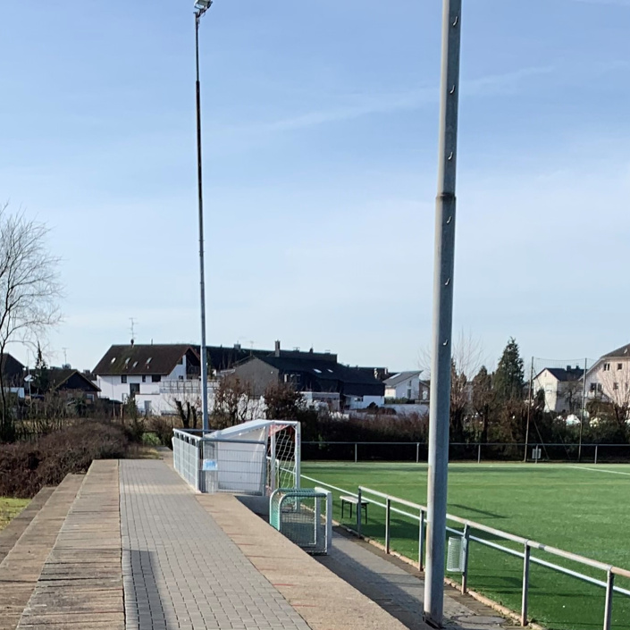 Jetzt ist die Tribüne dran