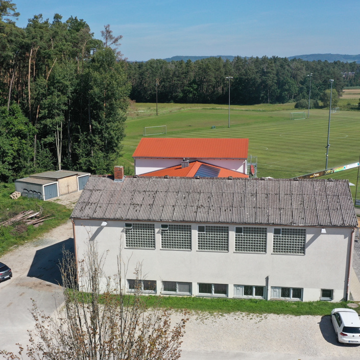 Neuer Dachstuhl für die Turnhalle des TSV Brand