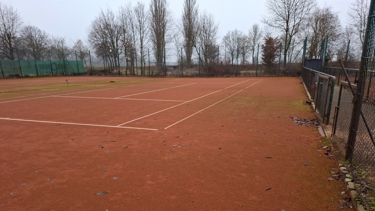 Erneuerung der Tennisplätze auf dem Sportgelände der SpVgg Schirmitz