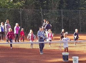 Auch im Winter Tennis spielen