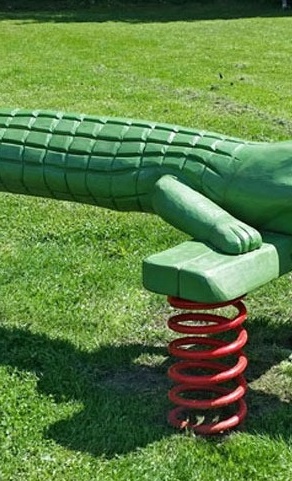 Wackel-Krokodil für das Außengelände der Kita Hoppetosse