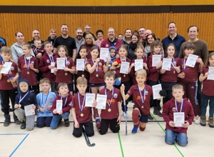 Ausstattung für den Hallenhockeybetrieb