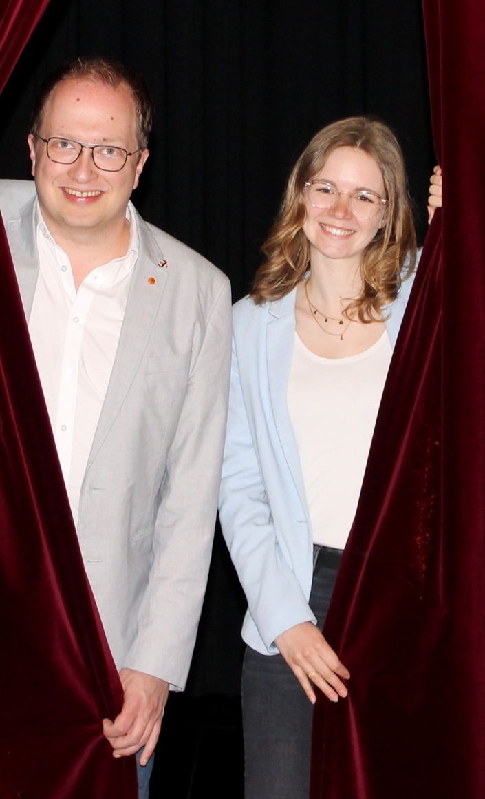 Vorhang für neues Theater "Theaterstuuv" der NDB Wiesmoor e.V.