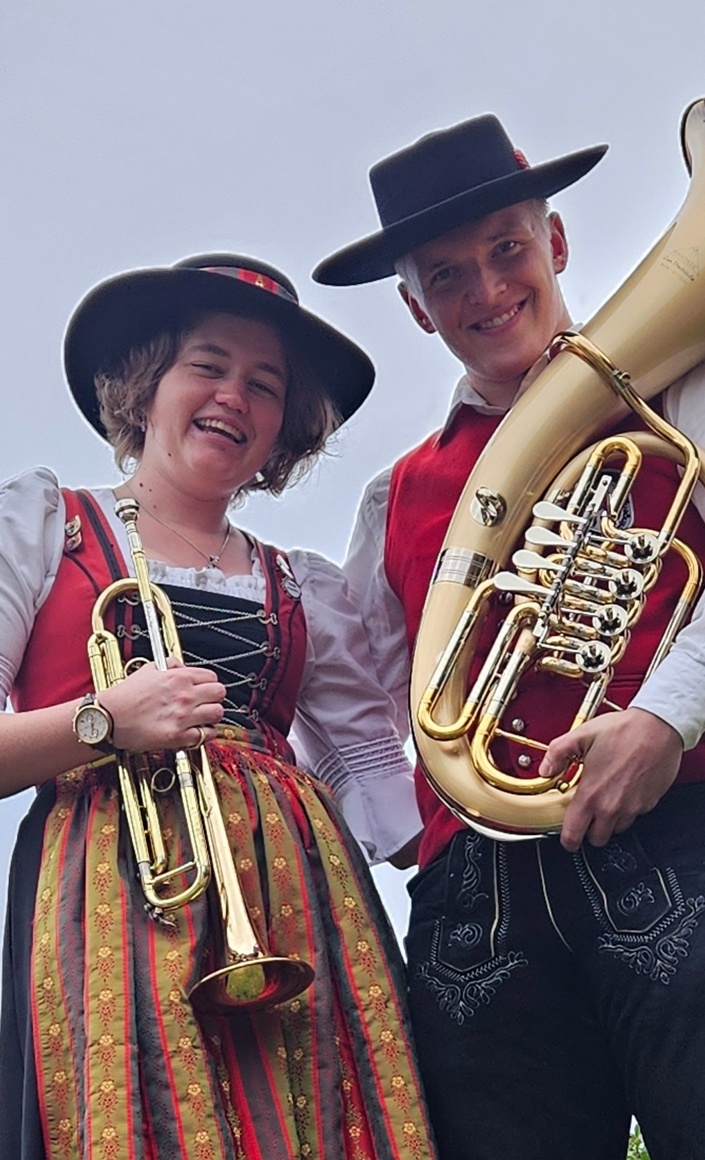 Hüte zur Ergänzung der Vereinstracht