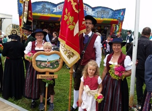 Musikverein Immenried Tracht für Fahnenbegleitung