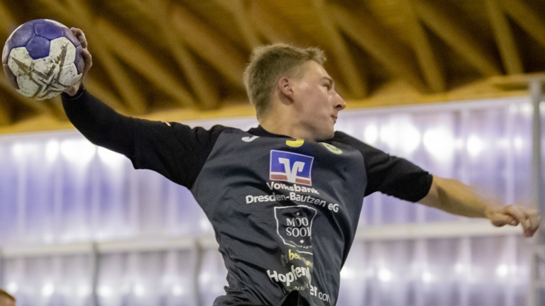 Spiel. Sieg. Saubermachen. - Handballer müssen putzen!