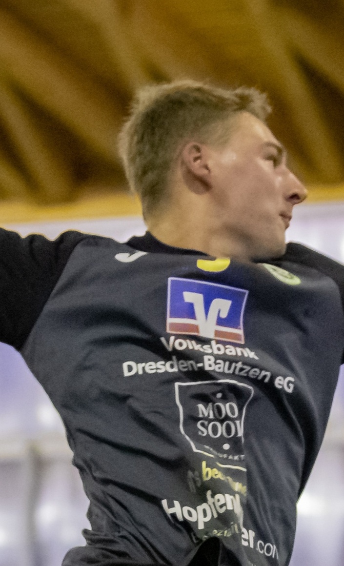 Spiel. Sieg. Saubermachen. - Handballer müssen putzen!