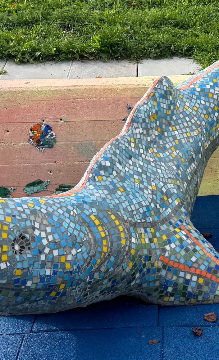 «Bunt und vielfältig!» - ein Mosaikfisch für den Schulhof Mühlhofen