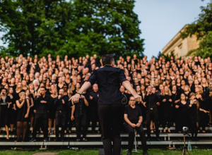 Open-Air-Konzert von Gospel im Osten vor Schloss Solitude