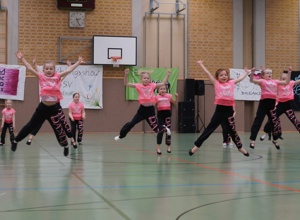 Reparatur des Tanzspiegels der Sparte Tanzen