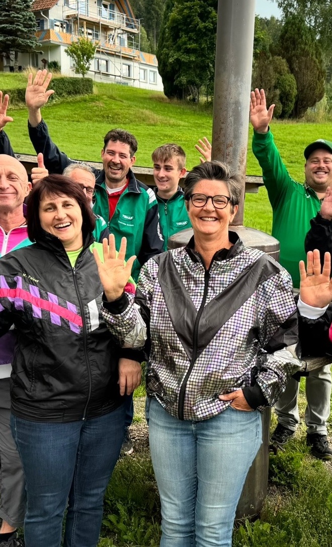 Trainingsanzüge & Trikots – Tischtennis Mitteltal-Obertal