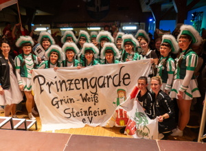 Neue Uniformen für die Prinzengarde Grün-Weiß Steinheim