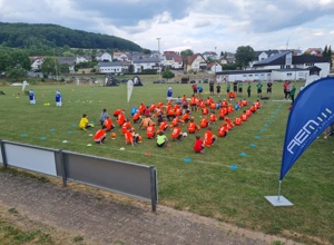 Neue Tische und Stühle für das Vereinsheim