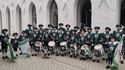 Wachstum braucht Stoff- Uniformen für unsere Jugend