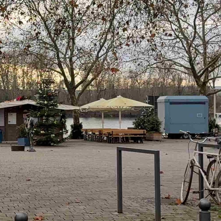 Neue Toilettenanlage auf dem Hans-Römer-Platz am Schiersteiner Hafen