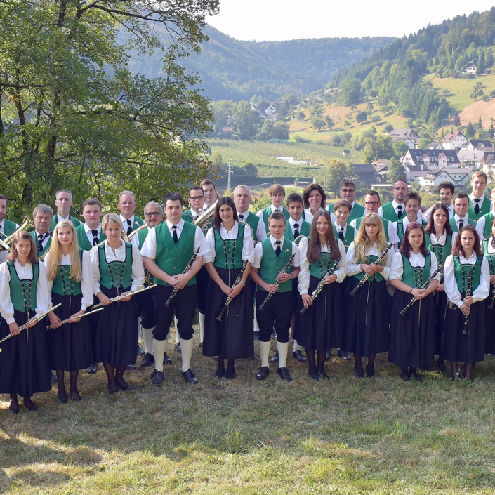 Neue Uniformen für MV Hopfau