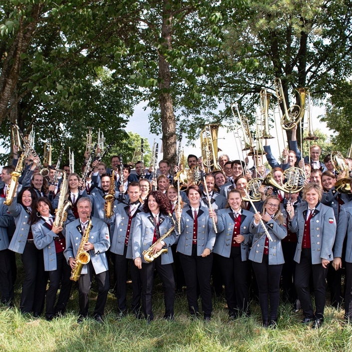 Neue Uniformen für ein traditionelles Erscheinungsbild
