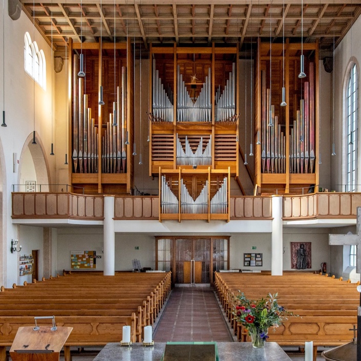 Frischer Orgelklang in der Christuskirche München-Neuhausen!