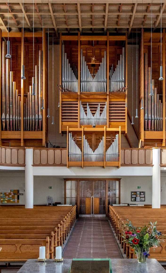 Frischer Orgelklang in der Christuskirche München-Neuhausen!
