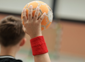 Mützen und Schweißbänder für die Handballer des FC Hennef 05 e. V.