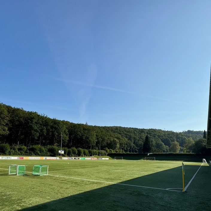 Neuer Kunstrasen für die Sportfreunde Siegen