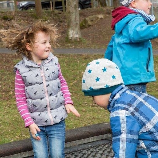 Ein Bodentrampolin für Spiel, Spaß und Sport